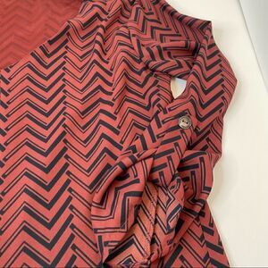 Lush| Small| 3/4sleeve| geometric print| lightweight